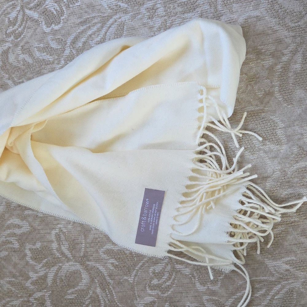 Croft & Barrow Cream Scarf with Fringe  10.5" x 54"